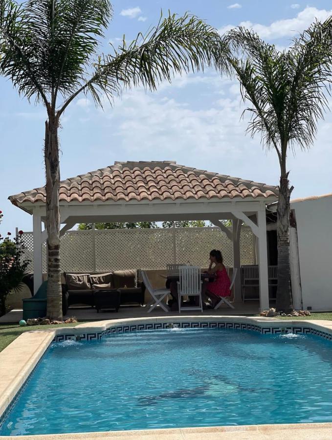 Suite Piscina: Alojamiento Privado con Sofá Cama San Vicente Raspeig Exterior photo