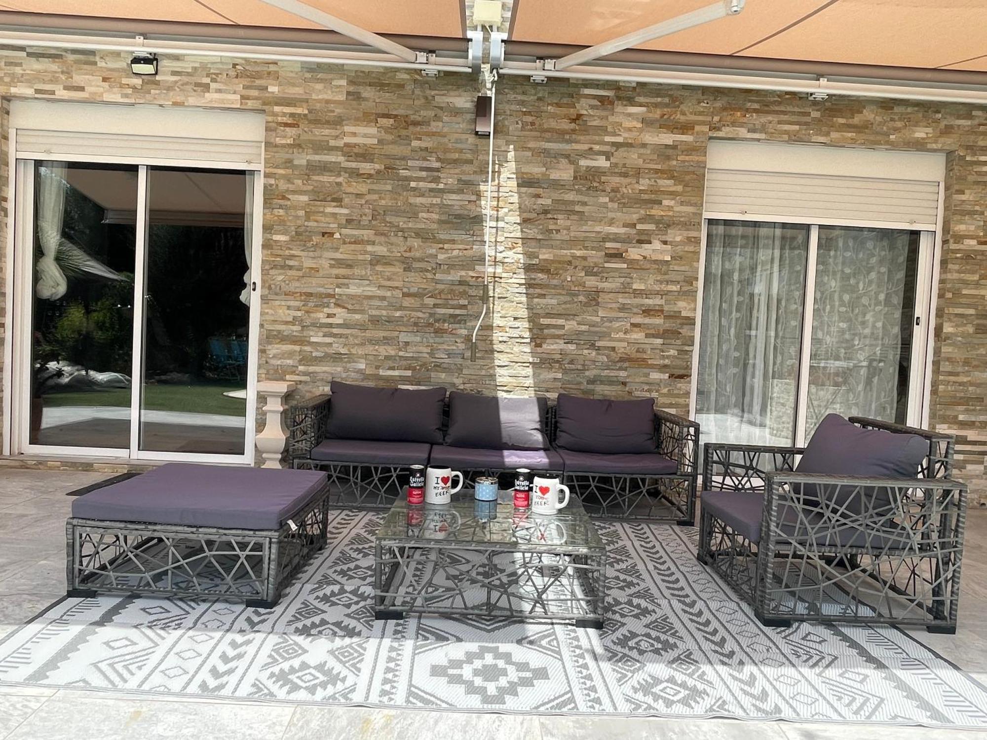 Suite Piscina: Alojamiento Privado con Sofá Cama San Vicente Raspeig Exterior photo
